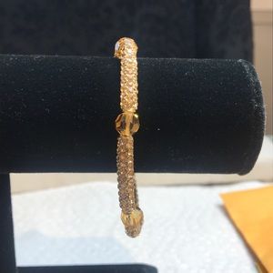 Gold stretch bracelet